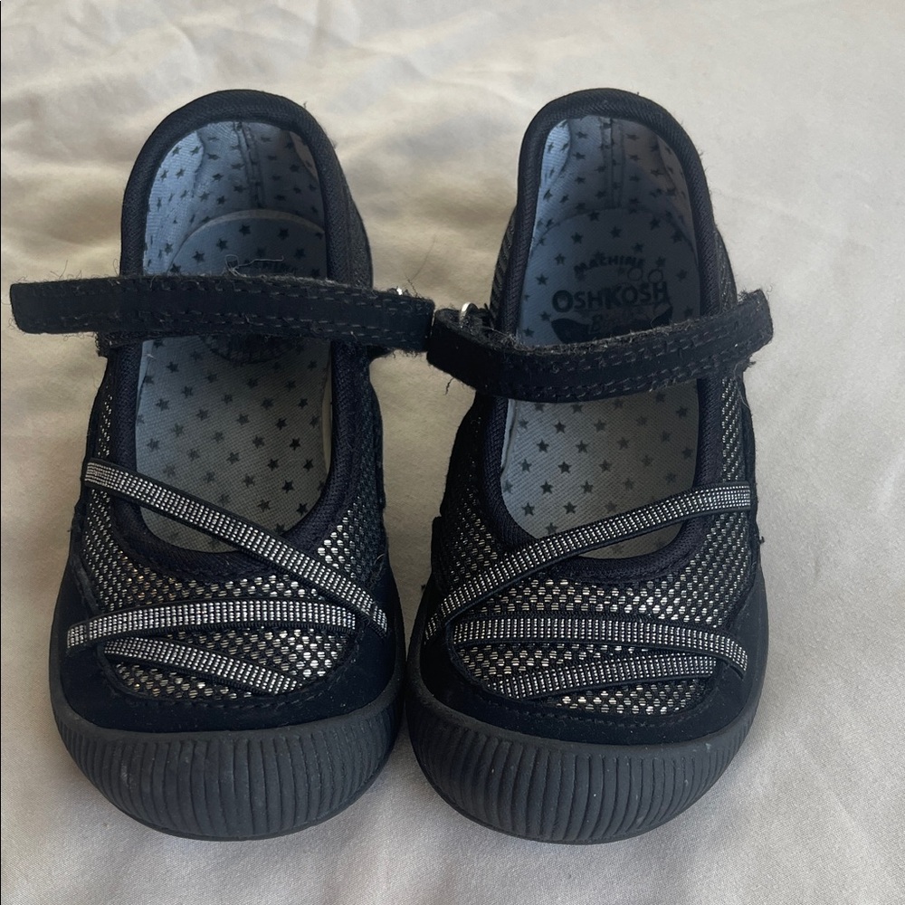 OshKosh B'gosh Black and Gray Kids Shoes